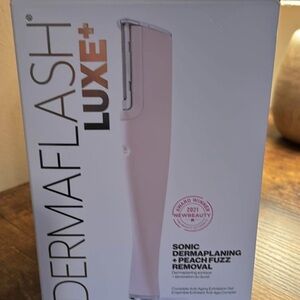 Dermaflash Luxe+ Sonic Dermaplaning Device
